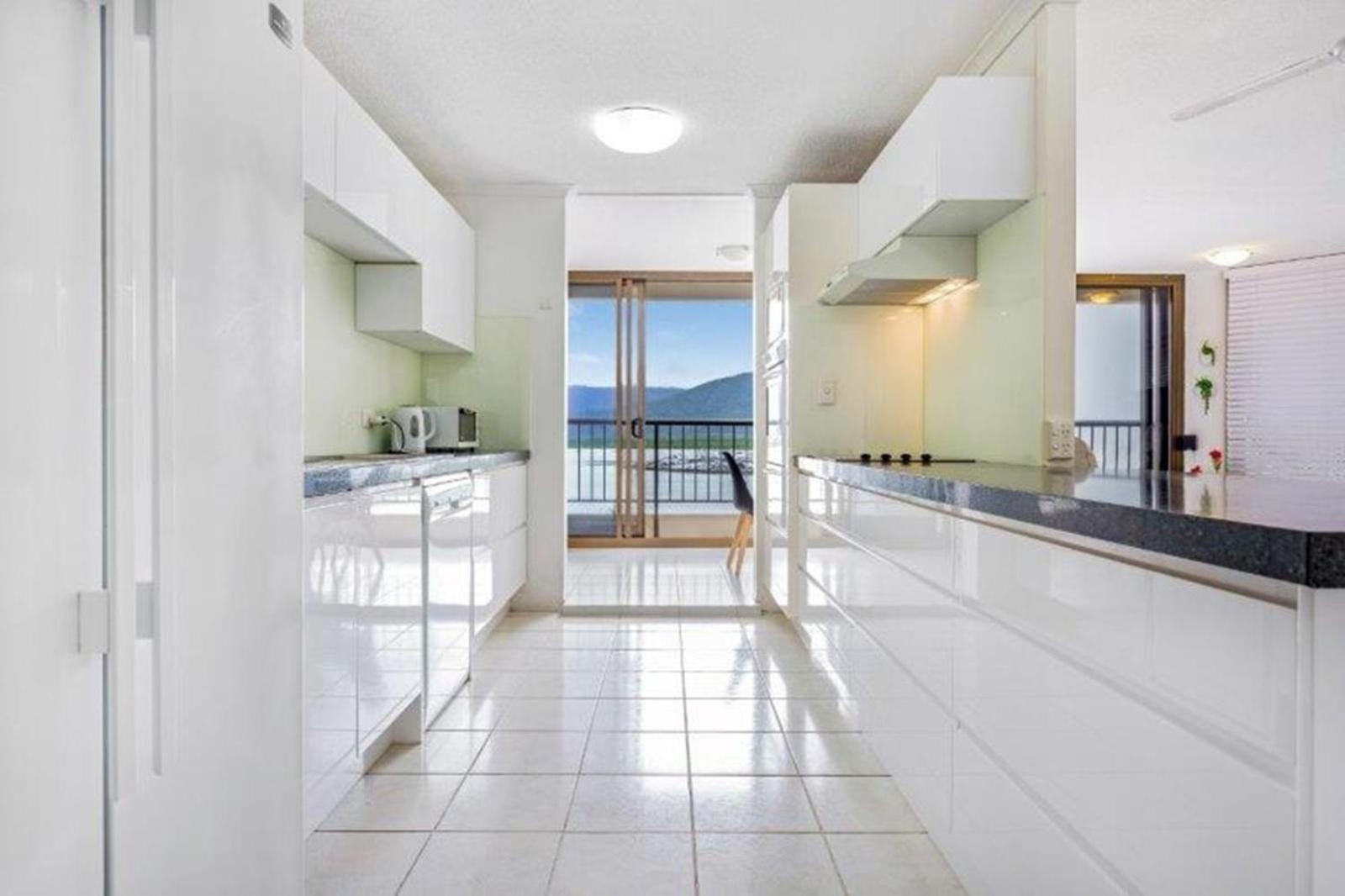 Cairns Ocean View Apartment In Aquarius Exterior photo
